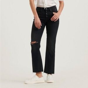 Lucky Brand Crop Mini Boot Jeans. Size 6/28R. 4 waist buttons.